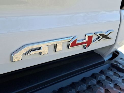 New 2025 GMC Canyon AT4 w/ AT4X Package AWD/4WD image 19