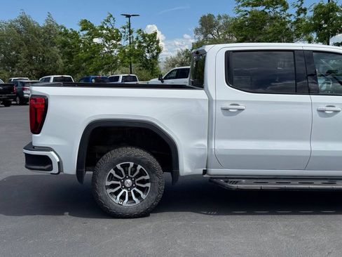 Used 2023 GMC Sierra 1500 AT4 w/ Technology Package AWD/4WD image 9
