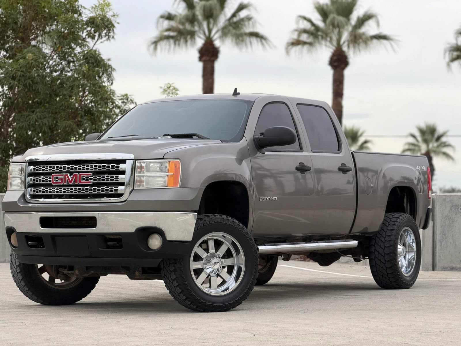 Used 2013 GMC Sierra 2500 SLE AWD/4WD image 1