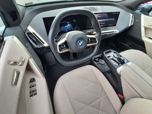 Used 2024 BMW iX xDrive50 w/ Premium Package AWD/4WD image 10