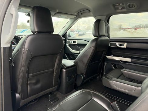 Used 2023 Ford Explorer XLT w/ Equipment Group 202A image 26