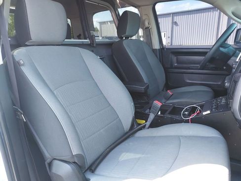 Used 2022 RAM 1500 4x4 Crew Cab Classic w/ Chrome Appearance Group image 29