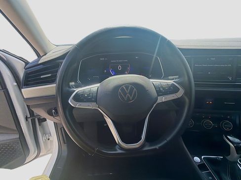 Certified 2023 Volkswagen Jetta SE FWD image 10