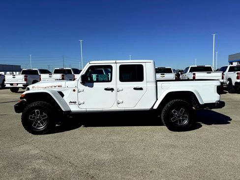 Used 2024 Jeep Gladiator Mojave image 10