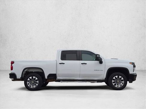 Used 2022 Chevrolet Silverado 2500 Custom w/ Custom Value Package AWD/4WD image 4