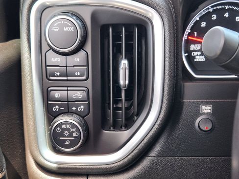 Used 2021 Chevrolet Silverado 1500 LTZ w/ Z71 Off-Road Package AWD/4WD image 18