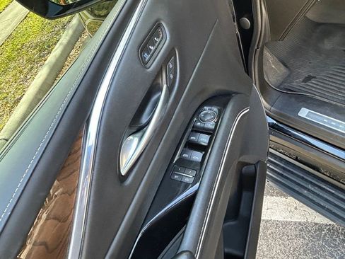 Used 2023 Cadillac Escalade Sport Platinum w/ LPO, ONYX Package image 29