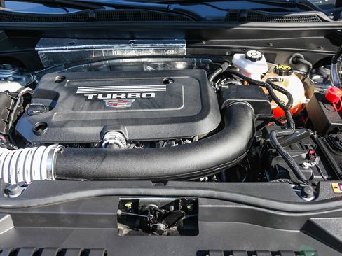 Used 2024 Cadillac XT4 Premium Luxury image 23