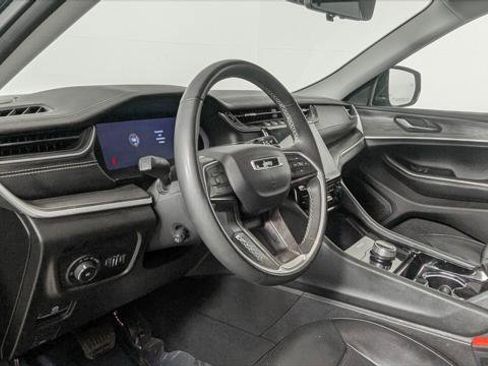 Used 2023 Jeep Grand Cherokee L Limited w/ Luxury Tech Group II image 21