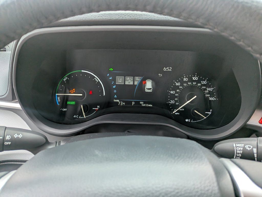 Used 2026 Toyota Sienna XLE FWD image 9