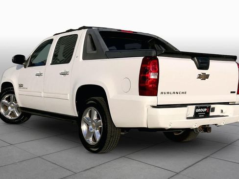 Used 2011 Chevrolet Avalanche LT w/ Texas Edition RWD image 8