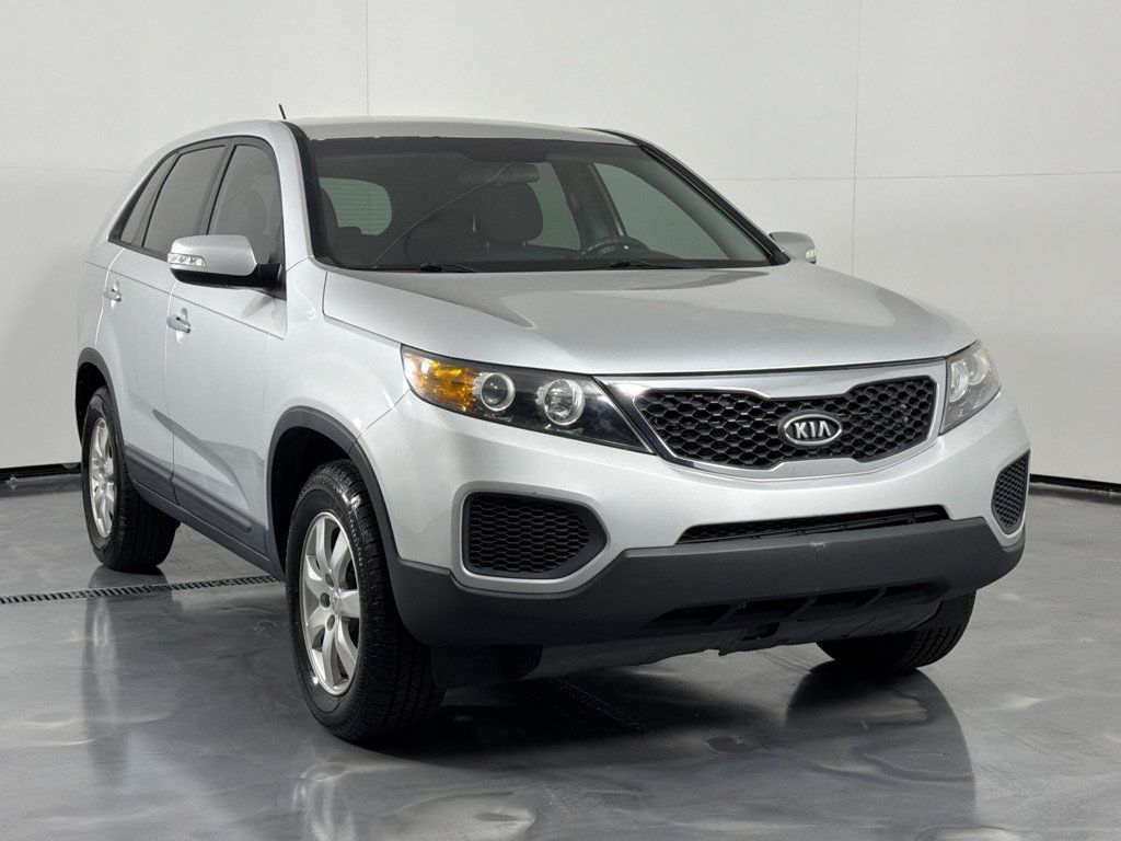 Used 2013 Kia Sorento LX FWD image 3