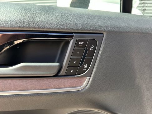 Used 2026 Porsche Cayenne E-Hybrid AWD/4WD image 18