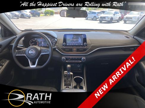 Used 2024 Nissan Altima 2.5 SV AWD/4WD image 15