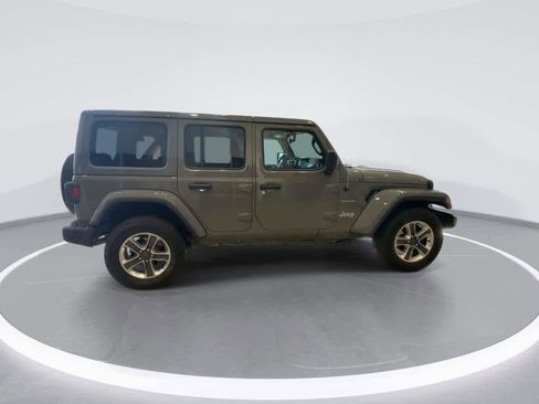 Used 2023 Jeep Wrangler Unlimited Sahara image 9