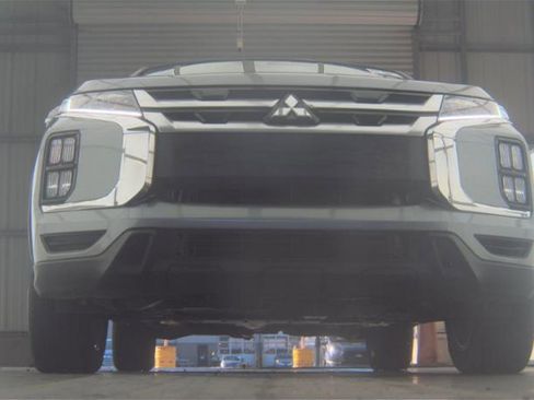 Used 2024 Mitsubishi Outlander Sport SE image 3