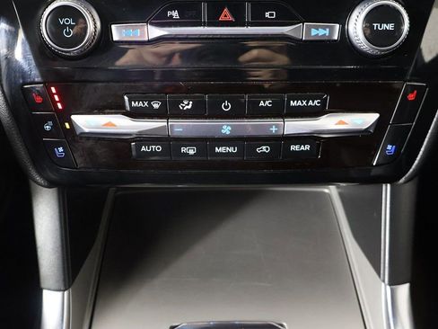 Used 2023 Ford Explorer Limited AWD/4WD image 53