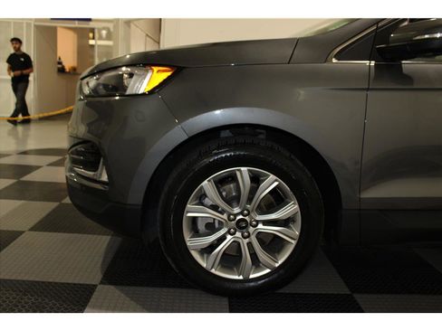 Used 2024 Ford Edge Titanium image 9