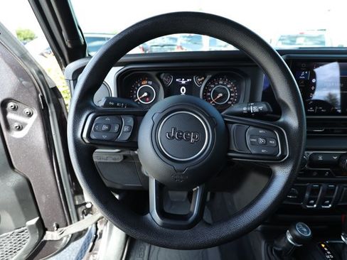 Used 2025 Jeep Wrangler Sport AWD/4WD image 11