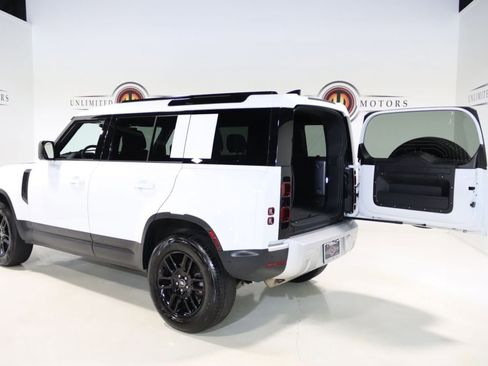 Used 2025 Land Rover Defender 110 S image 33
