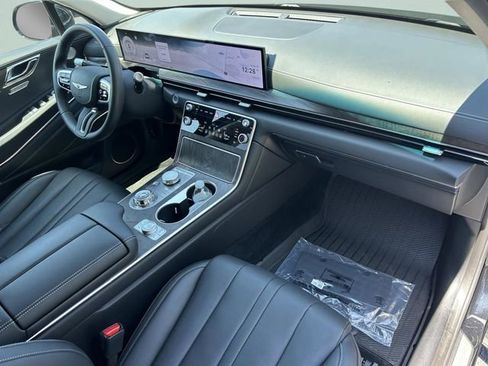 Used 2025 Genesis GV80 2.5T Select image 17