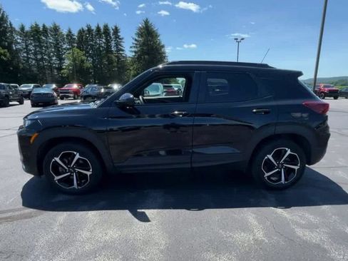 Used 2023 Chevrolet TrailBlazer RS w/ Sun and Liftgate Package AWD/4WD image 5