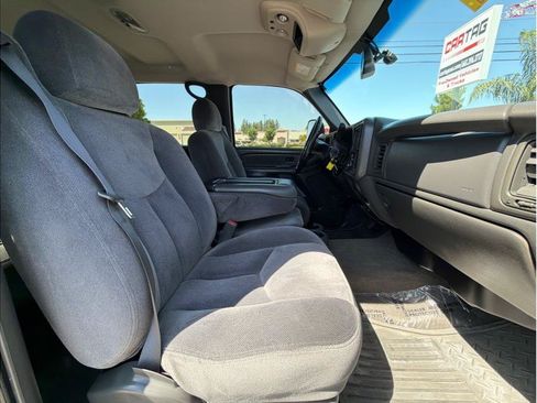 Used 2006 GMC Sierra 2500 SLE w/ Skid Plate Package AWD/4WD image 12