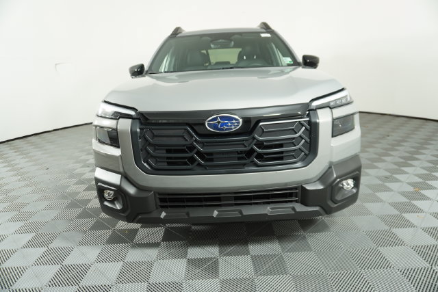 Used 2026 Subaru Outback Limited AWD/4WD image 2