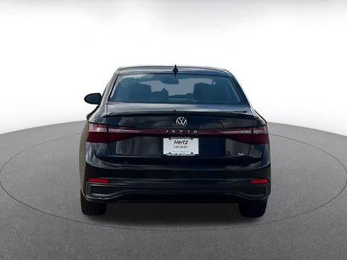 Used 2025 Volkswagen Jetta SE image 12