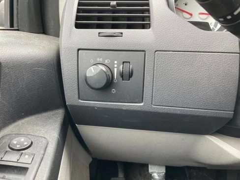 Used 2010 Dodge Grand Caravan Hero image 35