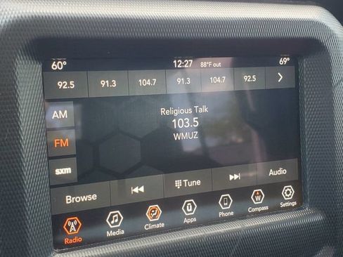 Used 2023 Jeep Gladiator Sport AWD/4WD image 15