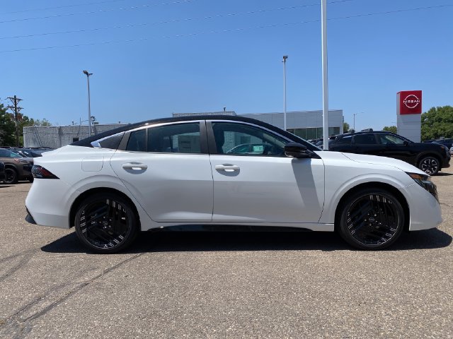 New 2026 Nissan Sentra SR w/ SR Premium Package FWD image 6