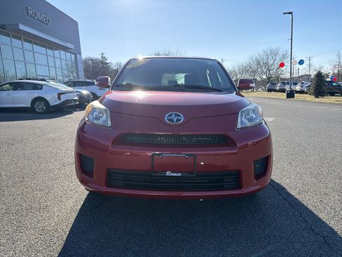 Used 2014 Scion xD image 2