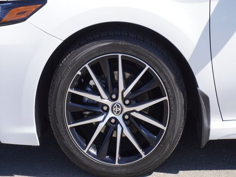 Used 2023 Toyota Camry SE FWD image 7