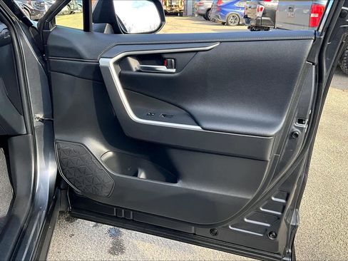 Used 2021 Toyota RAV4 Limited image 21