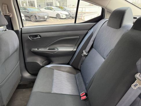 Used 2025 Nissan Versa SV image 39