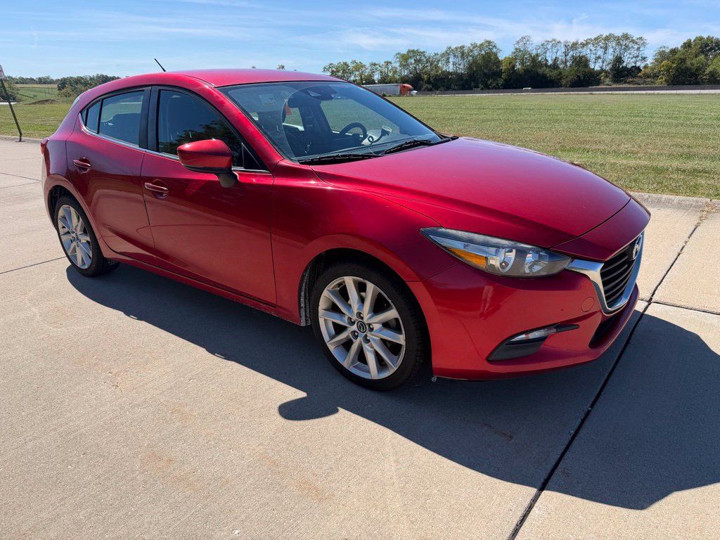 Used 2017 MAZDA MAZDA3 Touring FWD image 4
