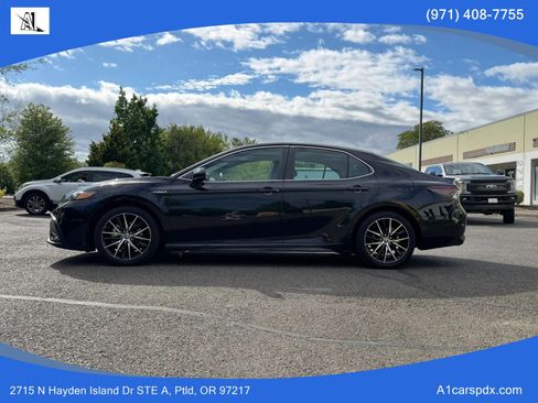 Used 2021 Toyota Camry SE FWD image 5
