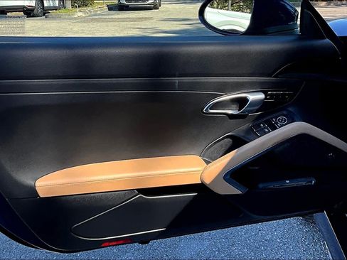 Used 2020 Porsche 718 Boxster RWD image 24