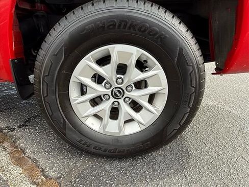 Certified 2024 Nissan Frontier SV image 14