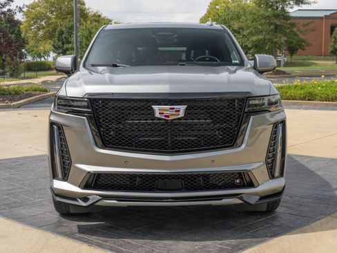 Used 2023 Cadillac Escalade V AWD/4WD image 9