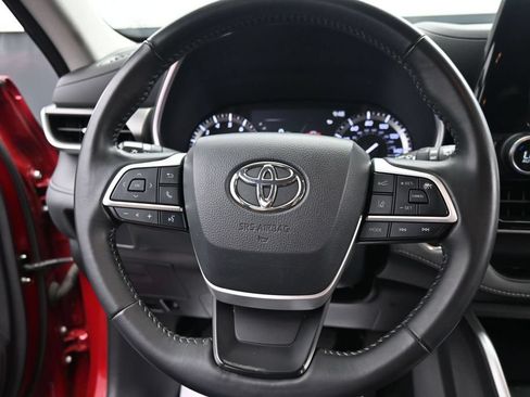 Used 2022 Toyota Highlander XLE AWD/4WD image 20