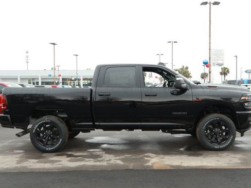 New 2026 RAM 2500 Big Horn AWD/4WD image 4