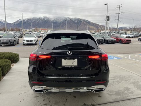 Certified 2025 Mercedes-Benz GLC 300 4MATIC image 6