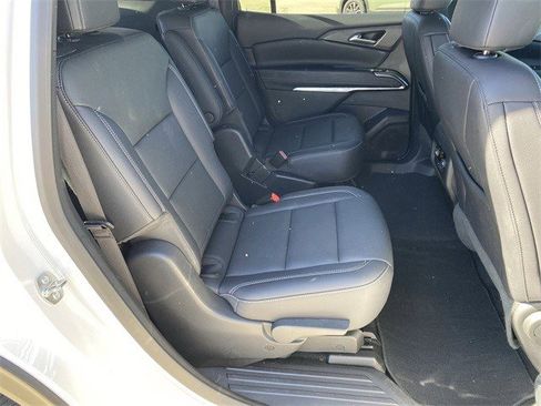 Certified 2025 Chevrolet Traverse LT image 29