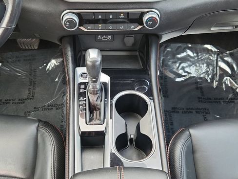 Used 2024 Nissan Altima 2.5 SR FWD image 11