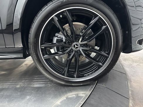 Used 2026 Mercedes-Benz GLS 450 4MATIC image 9