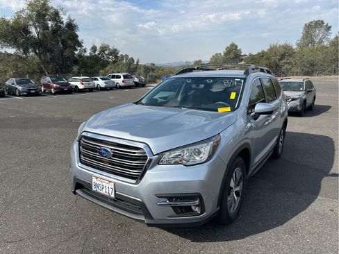 Used 2020 Subaru Ascent Premium w/ Convenience Package AWD/4WD image 1