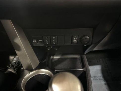 Used 2014 Toyota RAV4 Limited AWD/4WD image 24