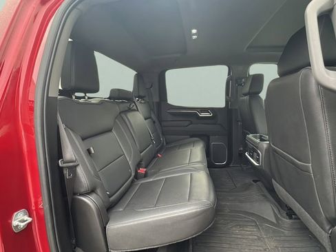 Used 2023 GMC Sierra 1500 SLT w/ SLT Convenience Package image 28